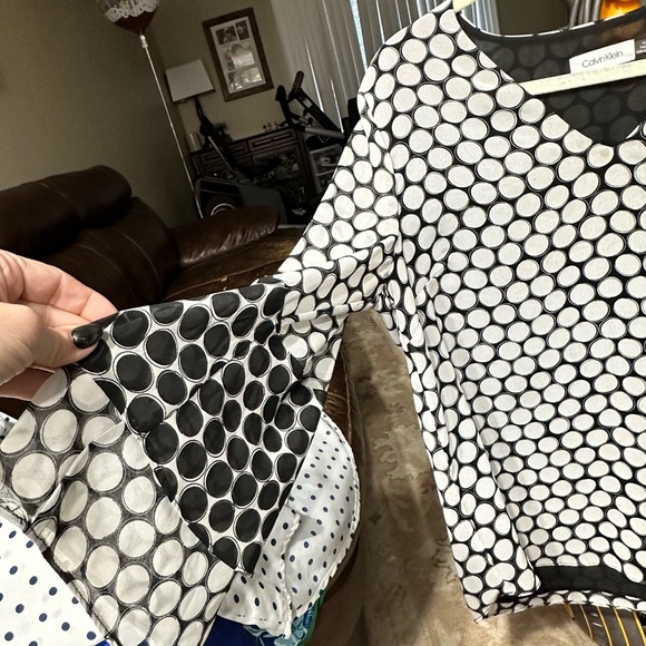 Calvin Klein - Picture 2 of 3